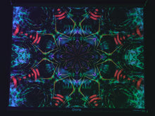 Charger et lire la vidéo dans la visionneuse de la Galerie, UV psychedelic fractal tapestry by Crealab108
