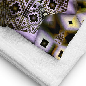 Organic Towel -  Trippy Fractal Geometric Mandala